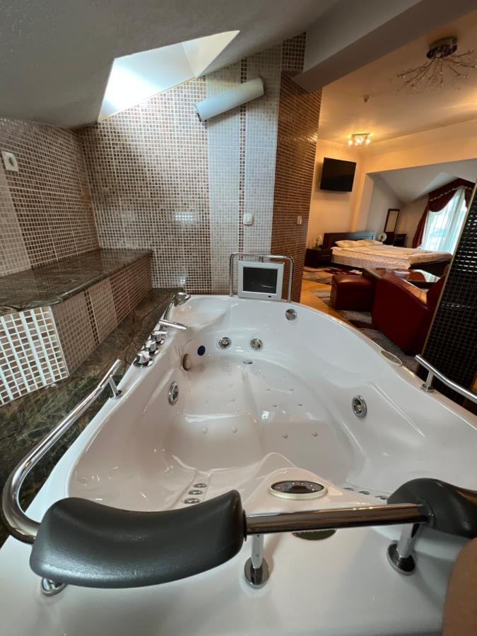 Hotel Royal Bijelo Polje Bagian luar foto
